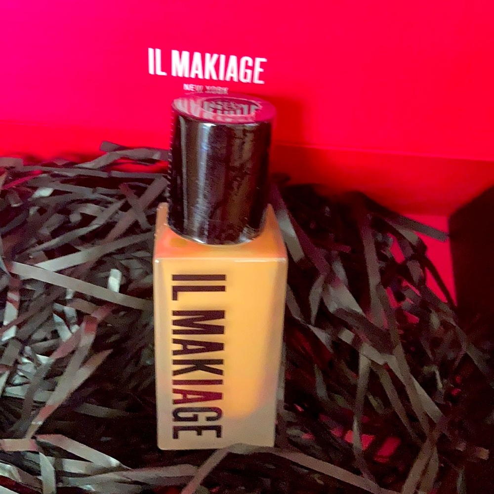 IL MAKIAGE Woke Up Like This Flawless Base Foundation Shade 105